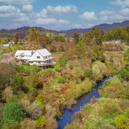 Spiral Gardens Country Park Retreat Raurimu Exterior photo