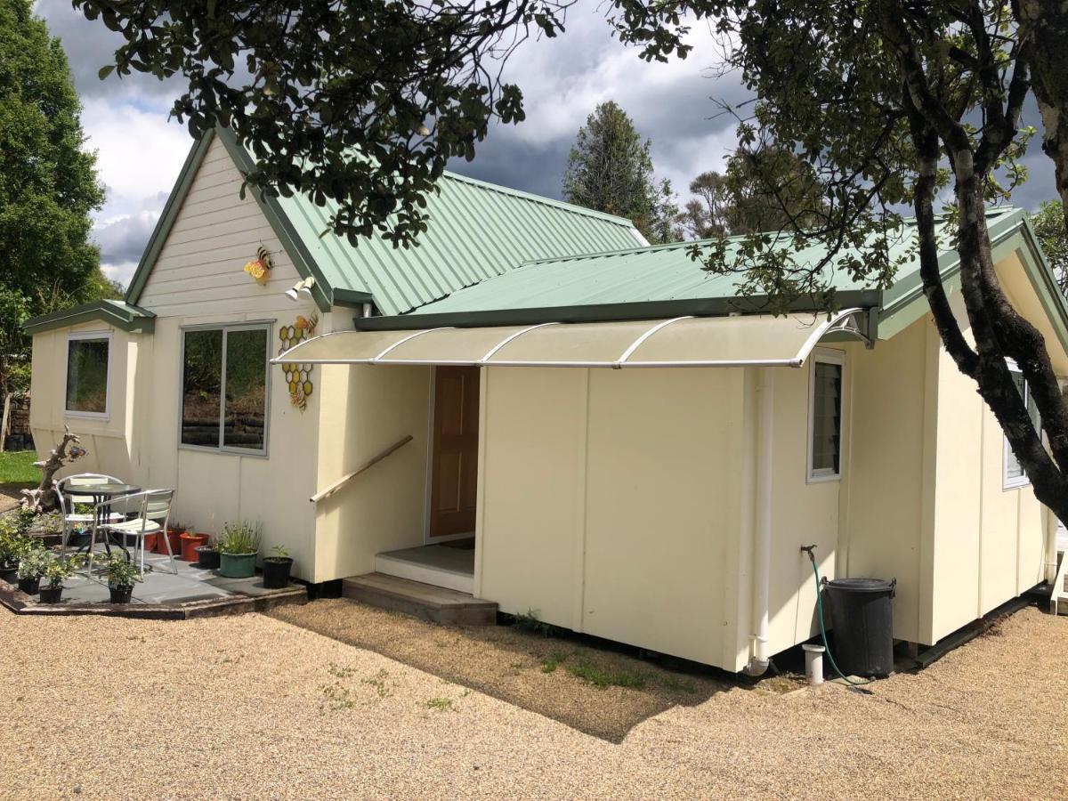 Spiral Gardens Country Park Retreat Raurimu Exterior photo
